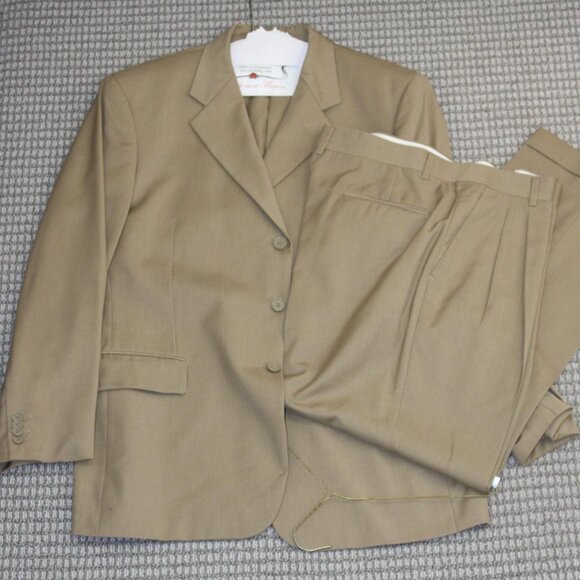 Tan Vinci vintage 2 piece designer suit #designer #suit #vintage #luxurysuit - Picture 1 of 8